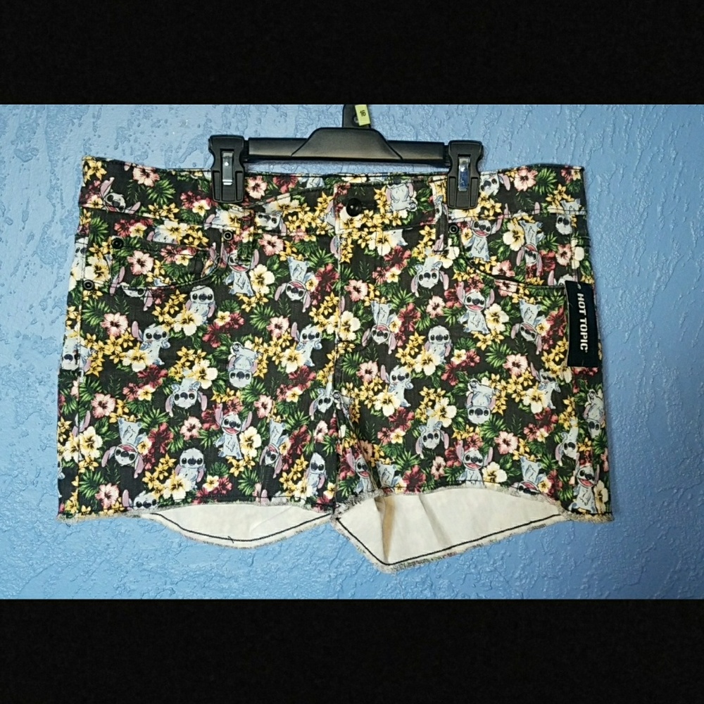 Lilo & Stitch pattern jean shorts